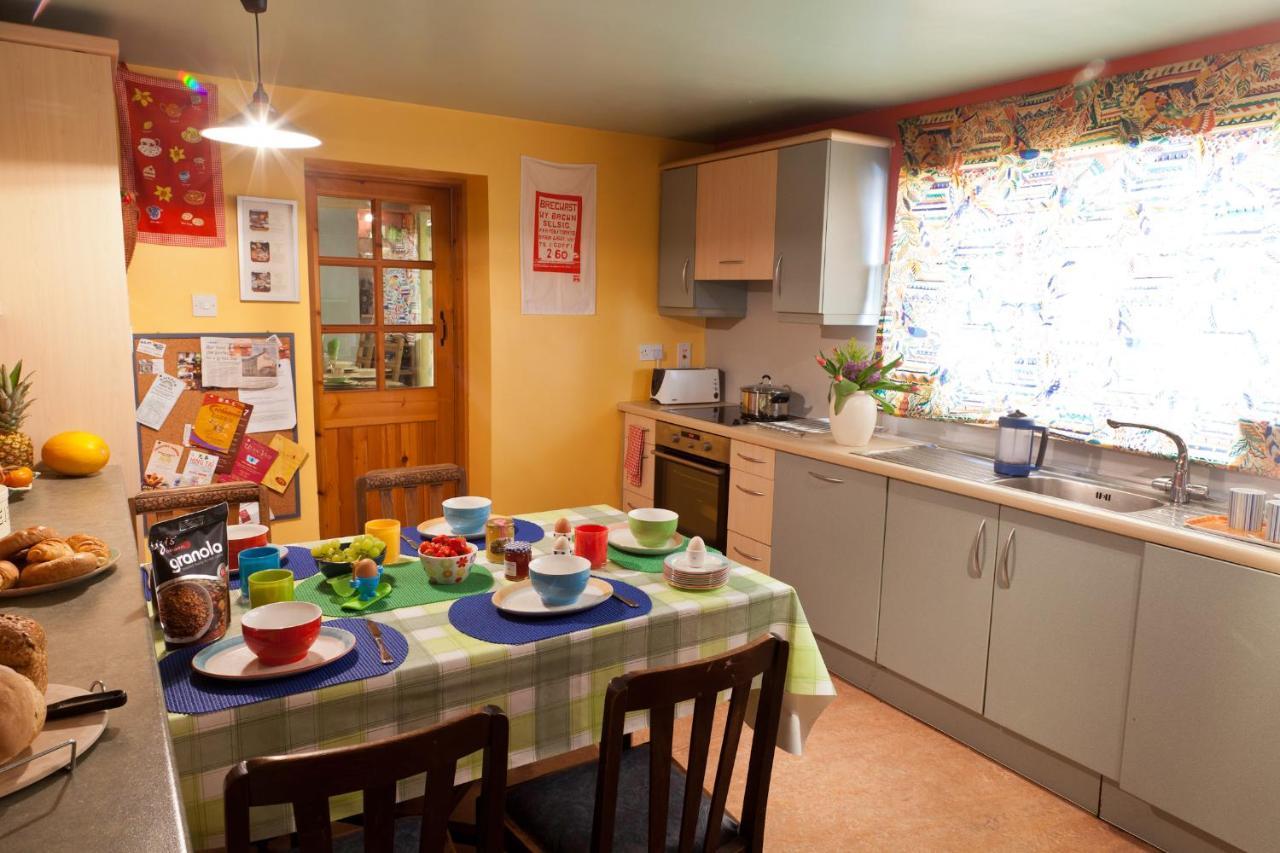 1 Tan Yr Eglwys Barn Cottage Pontardawe Екстер'єр фото