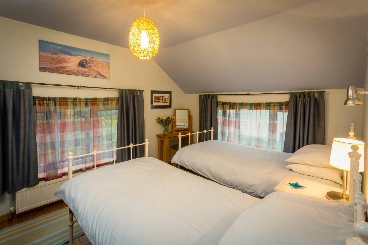 1 Tan Yr Eglwys Barn Cottage Pontardawe Екстер'єр фото
